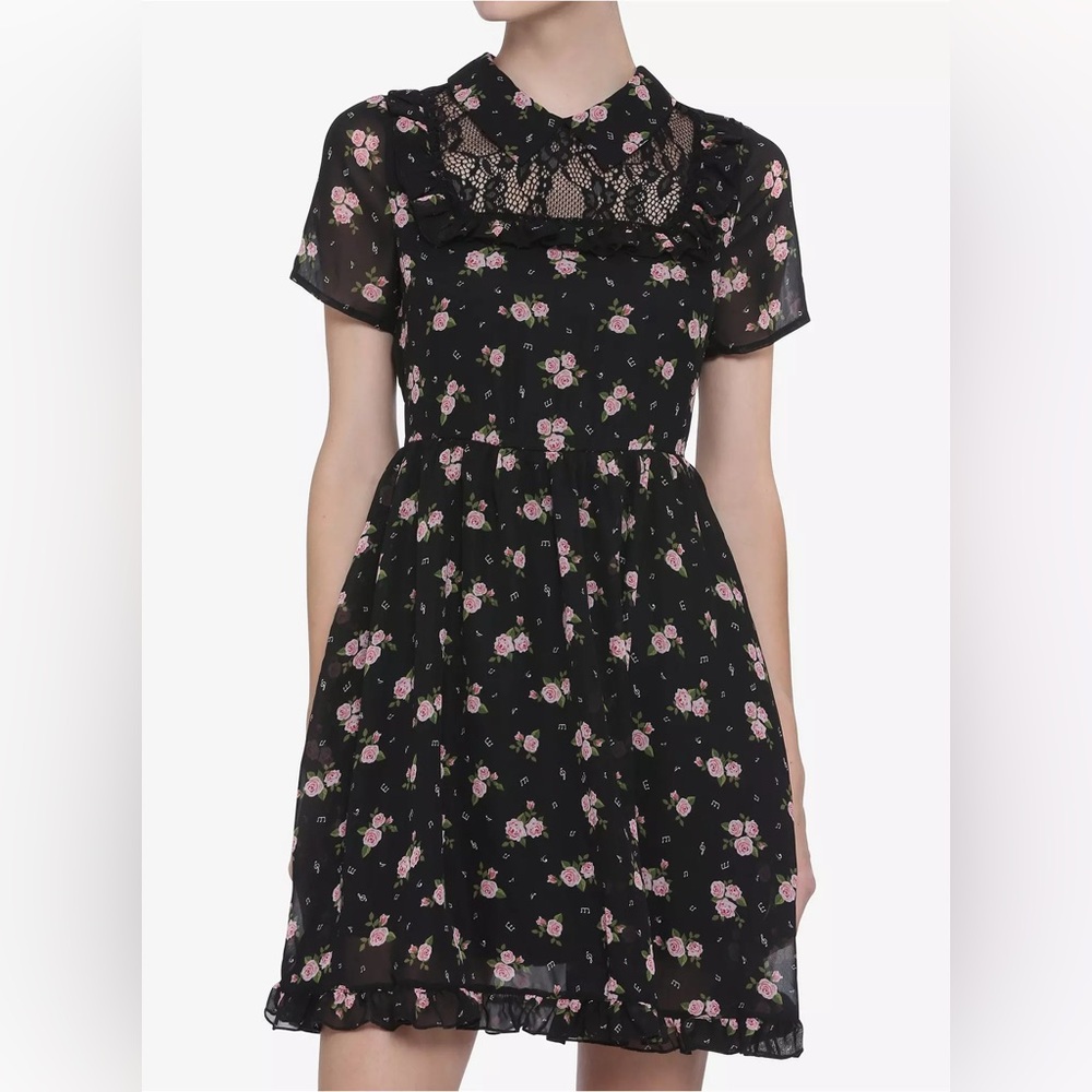 HOT TOPIC BLACK LACE COLLAR ROSES & MUSIC NOTES DRESS!